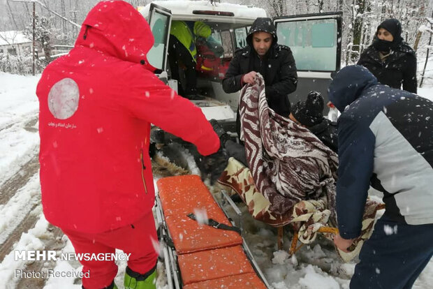 امدادرسانی به ۴۹۰۰ هموطن گرفتار در برف و کولاک