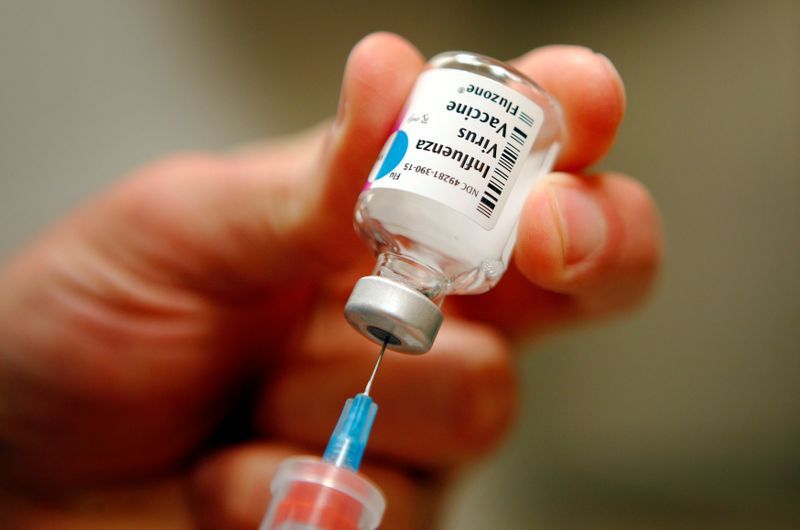 چرا واکسن‌های کووید-۱۹ زودتر از داروهای آن از راه رسیدند؟