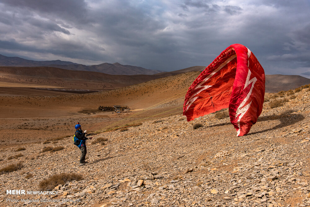 پرواز بر فراز بام ایران