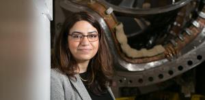 از تهران تا مریخ؛ سفر به ژرفای فضا با موشک فیزیکدان زن ایرانی‌تبار