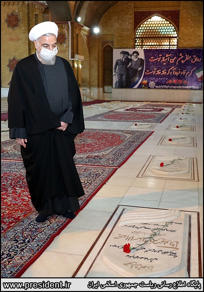 عکس/ تجدید میثاق دولت روحانی با شهیدان انقلاب اسلامی