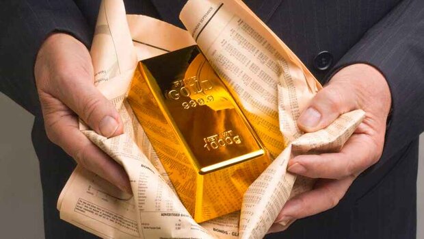 قیمت جهانی طلا بیش از 15 دلار کاهش یافت