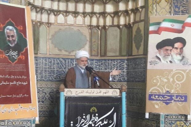امامجمعه موقت سمنان: سارقان مسلح در چهارسو بازار سمنان قصاص شوند