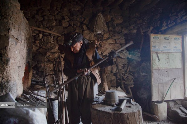 آهنگری «وه ستا فتاح» در روستای سر پیر اورامانات