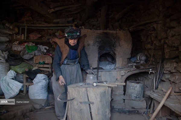 آهنگری «وه ستا فتاح» در روستای سر پیر اورامانات