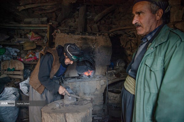 آهنگری «وه ستا فتاح» در روستای سر پیر اورامانات