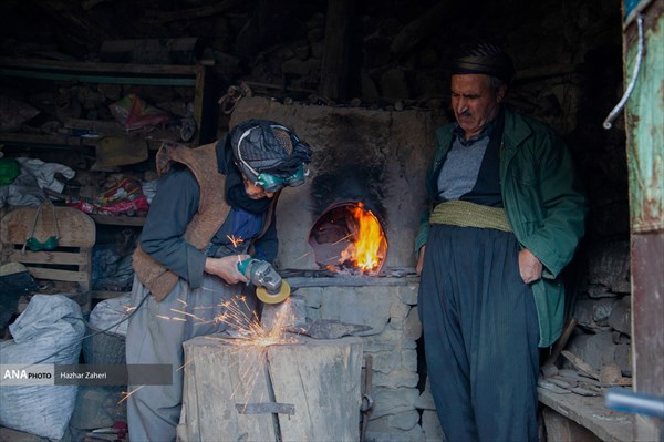 آهنگری «وه ستا فتاح» در روستای سر پیر اورامانات