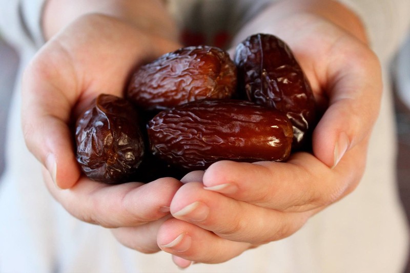 7 دلیل شگفت انگیز برای خوردن خرما