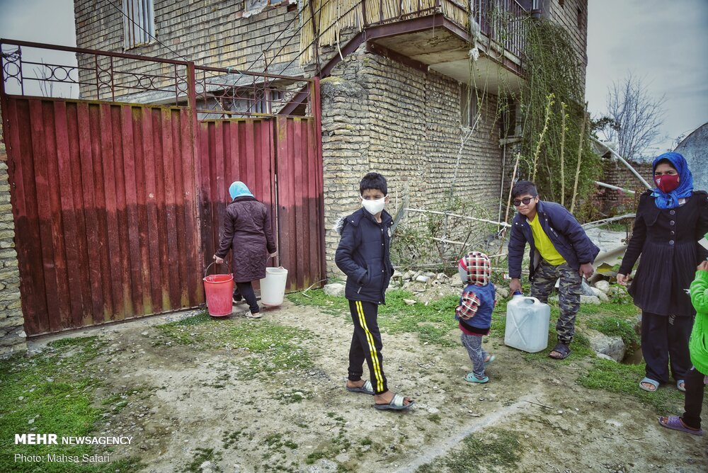 عکس/ آبرسانی با تانکر به روستای ابراهیم آباد گرگان