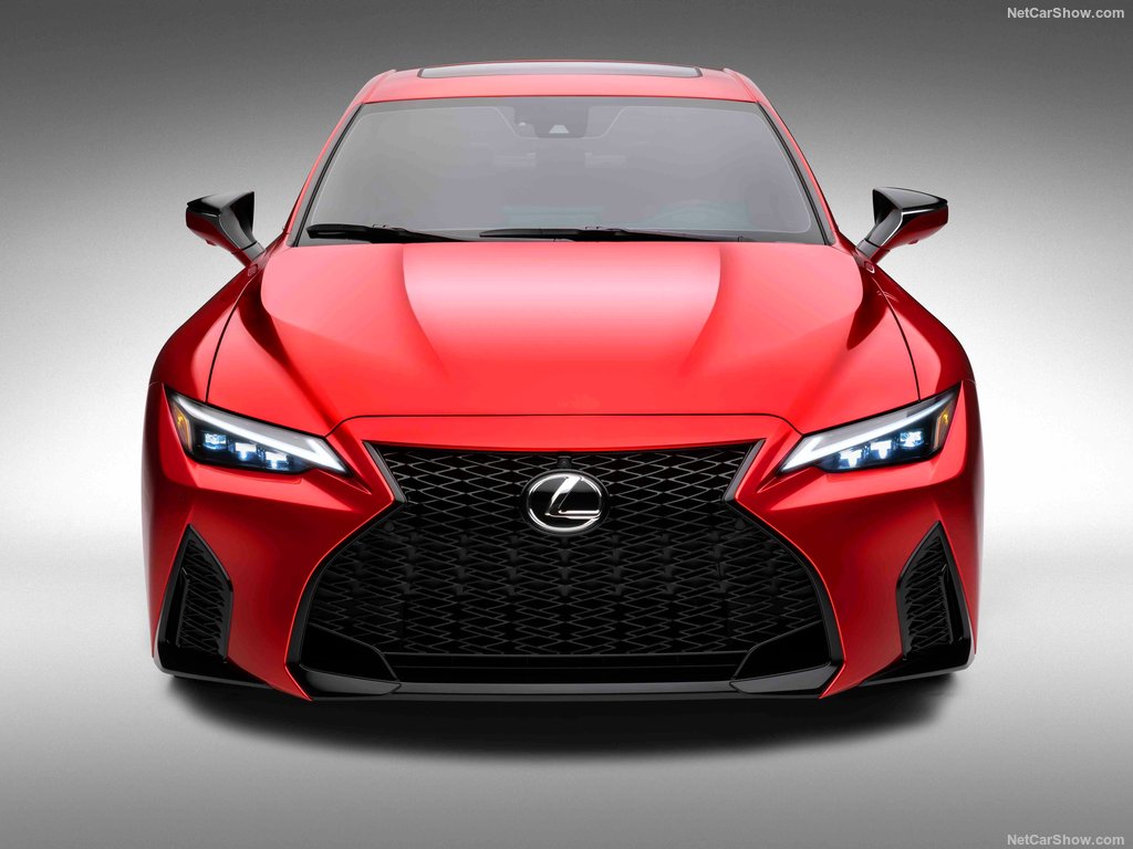 معرفی لکسس IS500 F Sport با نیروگاه V8 تنفس طبیعی ۴۷۰ اسبی