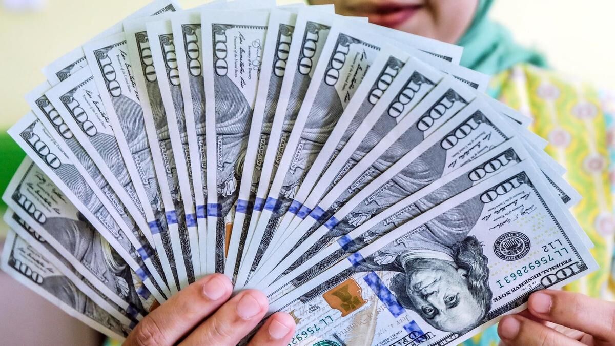 پیش بینی قیمت دلار برای فردا ۶ اسفند