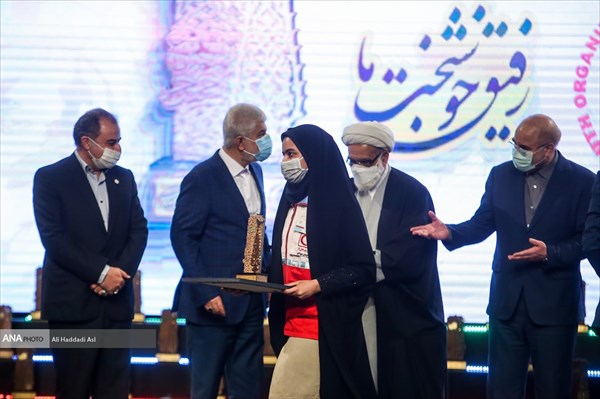 زینب سلیمانی در مراسم اختتامیه جشنواره رفیق خوشبخت ما