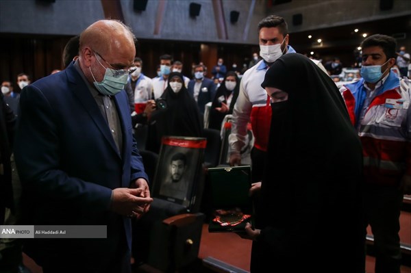 زینب سلیمانی در مراسم اختتامیه جشنواره رفیق خوشبخت ما