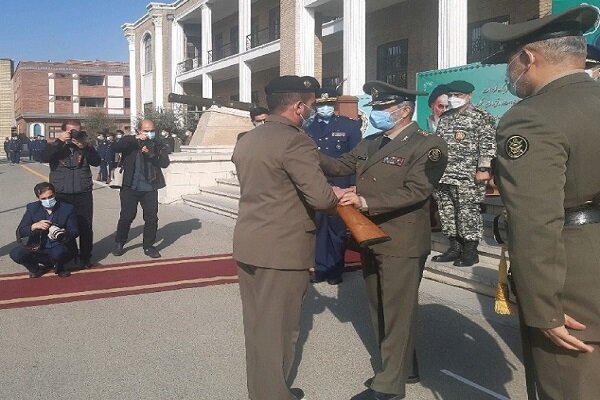 برگزاری مراسم دانش‌آموختگی دانشجویان دافوس با حضور فرمانده ارتش