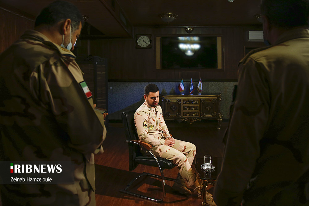 سربازی که با حقوق سربازی زندانی آزاد کرد!