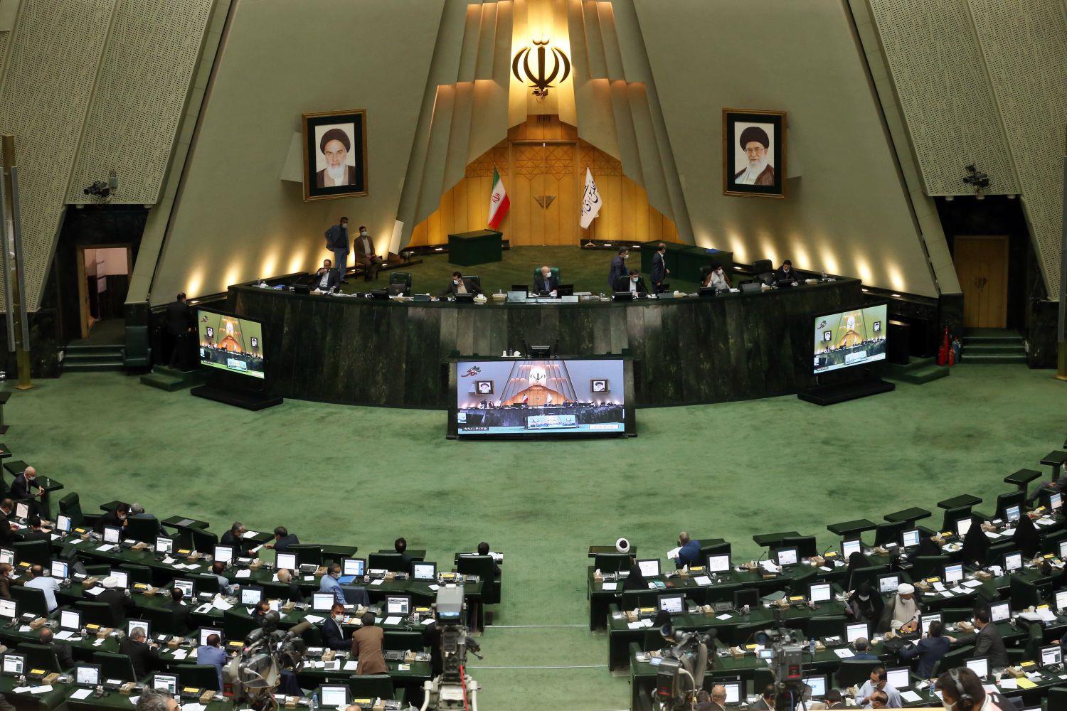 تکلیف مجلس به دولت برای تامین نیروی انسانی دستگاه‌های دولتی