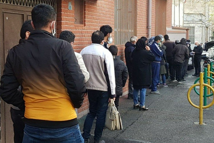 صف دیدار با احمدی‌نژاد!