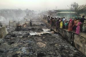 حریق گسترده در اردوگاه مسلمانان روهینگیا با ۱۵ کشته و ۴۰۰ مفقود