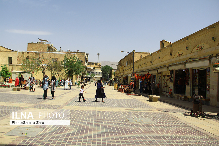 عکس/ بازدید مسافران نوروزی از مجموعه زندیه شیراز