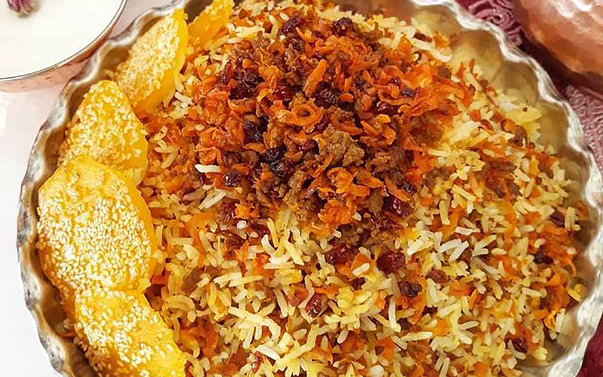 طرز تهيه هويج پلو با گوشت چرخ کرده مجلسي و بسيار خوشمزه
