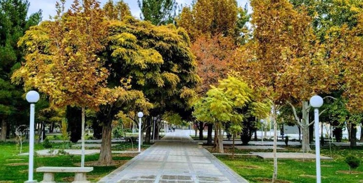 پارکها و بوستانهای کرج تعطیل نیست