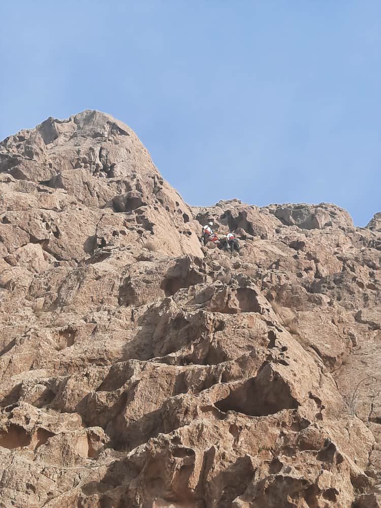 دختر ۱۲ ساله مصدوم در ارتفاعات لوداب بویراحمد نجات یافت