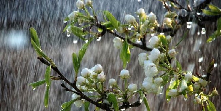 رگبارهای بهاری مهمان آخر هفته آسمان اصفهان