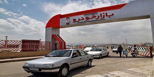 مقایسه درآمد فروش سایپا و ایران خودرو در سال ۹۸ و ۹۹