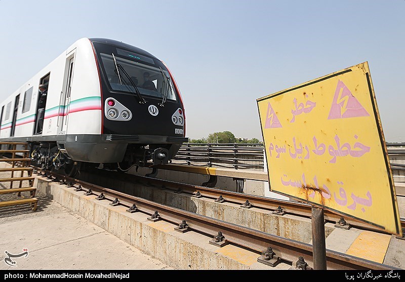 عکس/ نخستین قطار ملی مترو