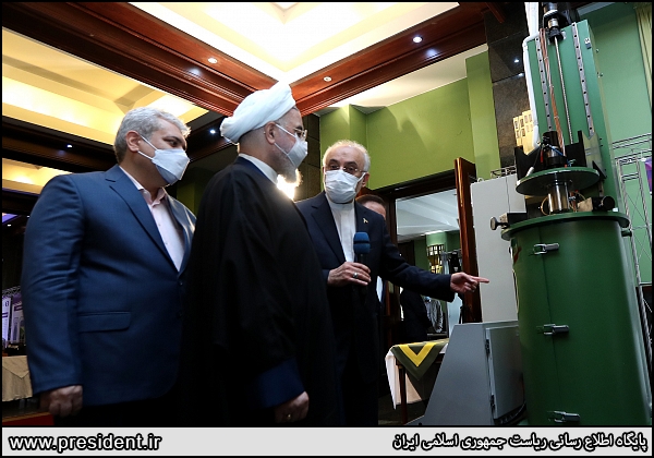 عکس/ رونمایی روحانی از ابر سانتریفیوژ بومی IR-۹