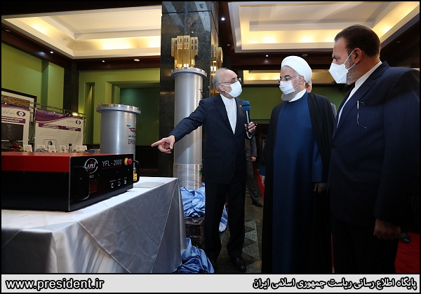 عکس/ رونمایی روحانی از ابر سانتریفیوژ بومی IR-۹