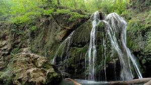 سفر مجازی به زیباترین آبشار خزه‌ای گلستان 