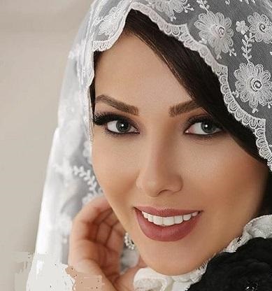 چهره ها/ عکسی از لیلا اوتادی در تخت جمشید
