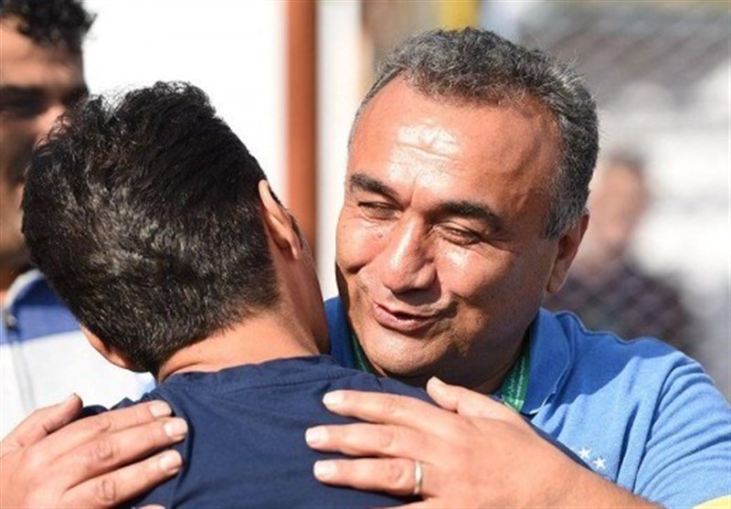 پیکر مرحوم دستنشان در آغوش خاک آرام گرفت