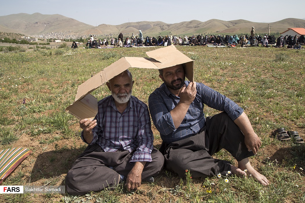 عکس/ اقامه نماز باران در سنندج 