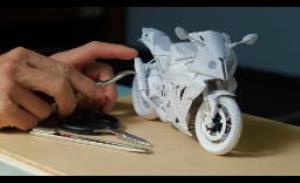 ساخت موتورسیکلت زیبای بی‌ام‌و با کاغذ!
