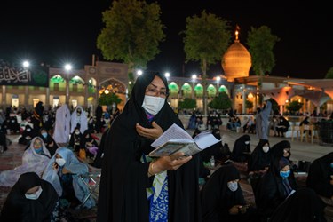 عکس/ احیا شب نوزدهم ماه مبارک رمضان در حرم مطهر شاهچراغ(ع)