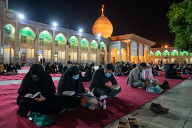 عکس/ احیا شب نوزدهم ماه مبارک رمضان در حرم مطهر شاهچراغ(ع)