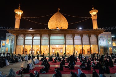 عکس/ احیا شب نوزدهم ماه مبارک رمضان در حرم مطهر شاهچراغ(ع)
