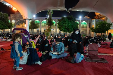 عکس/ احیا شب نوزدهم ماه مبارک رمضان در حرم مطهر شاهچراغ(ع)