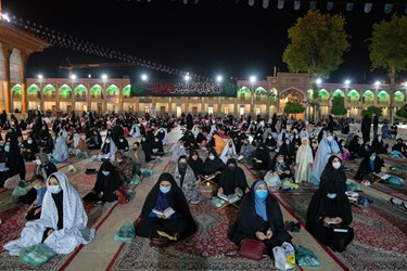 عکس/ احیا شب نوزدهم ماه مبارک رمضان در حرم مطهر شاهچراغ(ع)