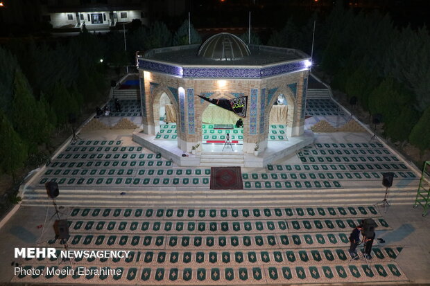 عکس/ احیا شب نوزدهم رمضان در مزار شهدای گمنام دانشگاه رازی کرمانشاه