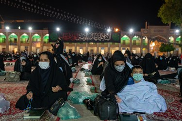عکس/ احیا شب نوزدهم ماه مبارک رمضان در حرم مطهر شاهچراغ(ع)