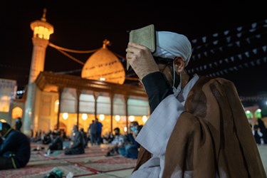 عکس/ احیا شب نوزدهم ماه مبارک رمضان در حرم مطهر شاهچراغ(ع)