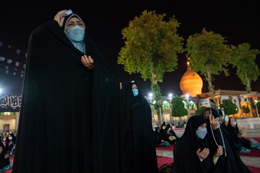 عکس/ احیا شب نوزدهم ماه مبارک رمضان در حرم مطهر شاهچراغ(ع)