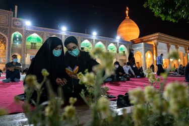 عکس/ احیا شب نوزدهم ماه مبارک رمضان در حرم مطهر شاهچراغ(ع)