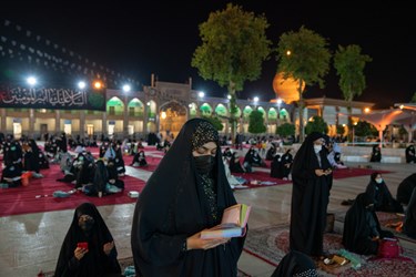 عکس/ احیا شب نوزدهم ماه مبارک رمضان در حرم مطهر شاهچراغ(ع)