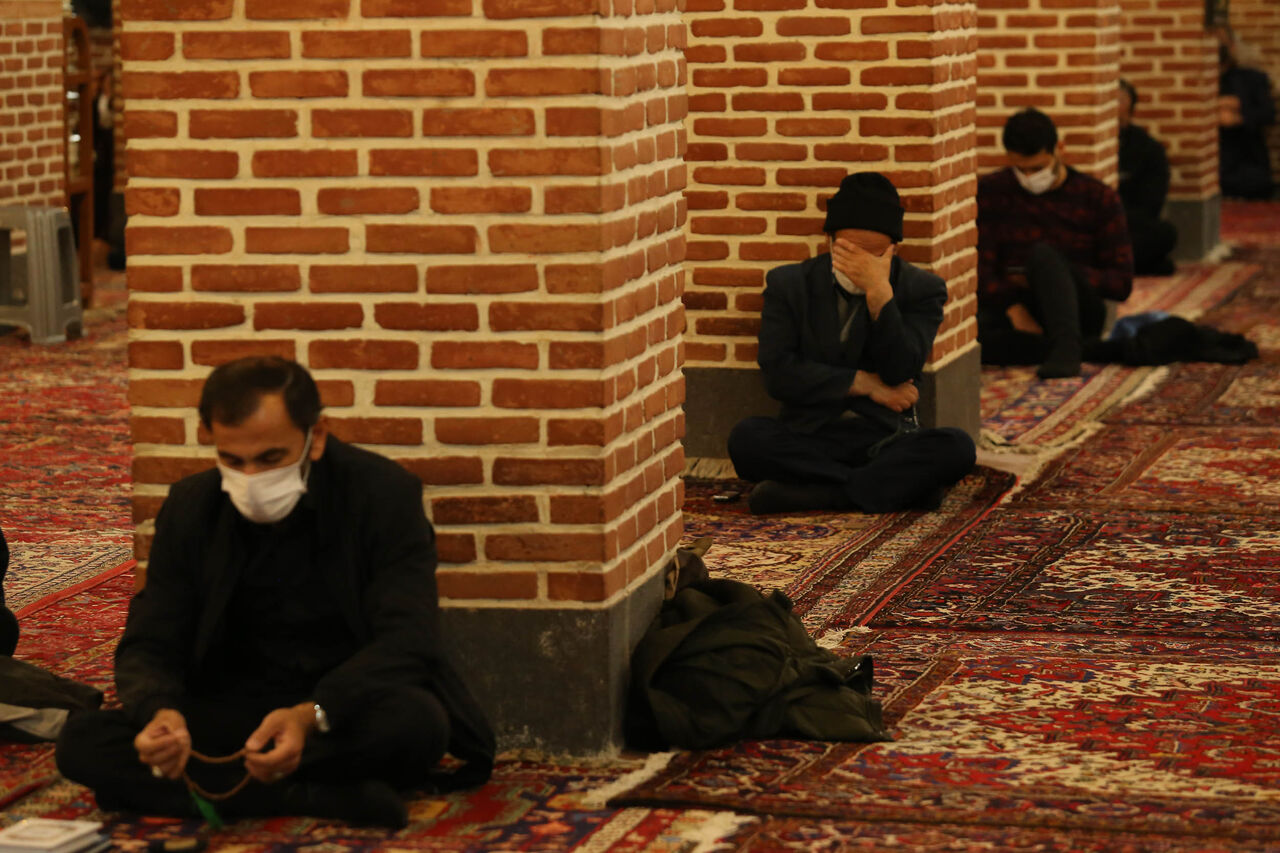 مراسم احیای شب نوزدهم ماه رمضان در مصلی اردبیل