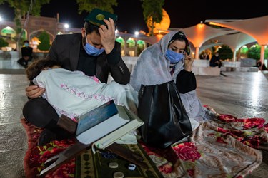 عکس/ احیا شب نوزدهم ماه مبارک رمضان در حرم مطهر شاهچراغ(ع)