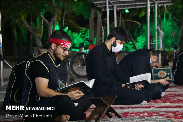 عکس/ احیا شب نوزدهم رمضان در مزار شهدای گمنام دانشگاه رازی کرمانشاه